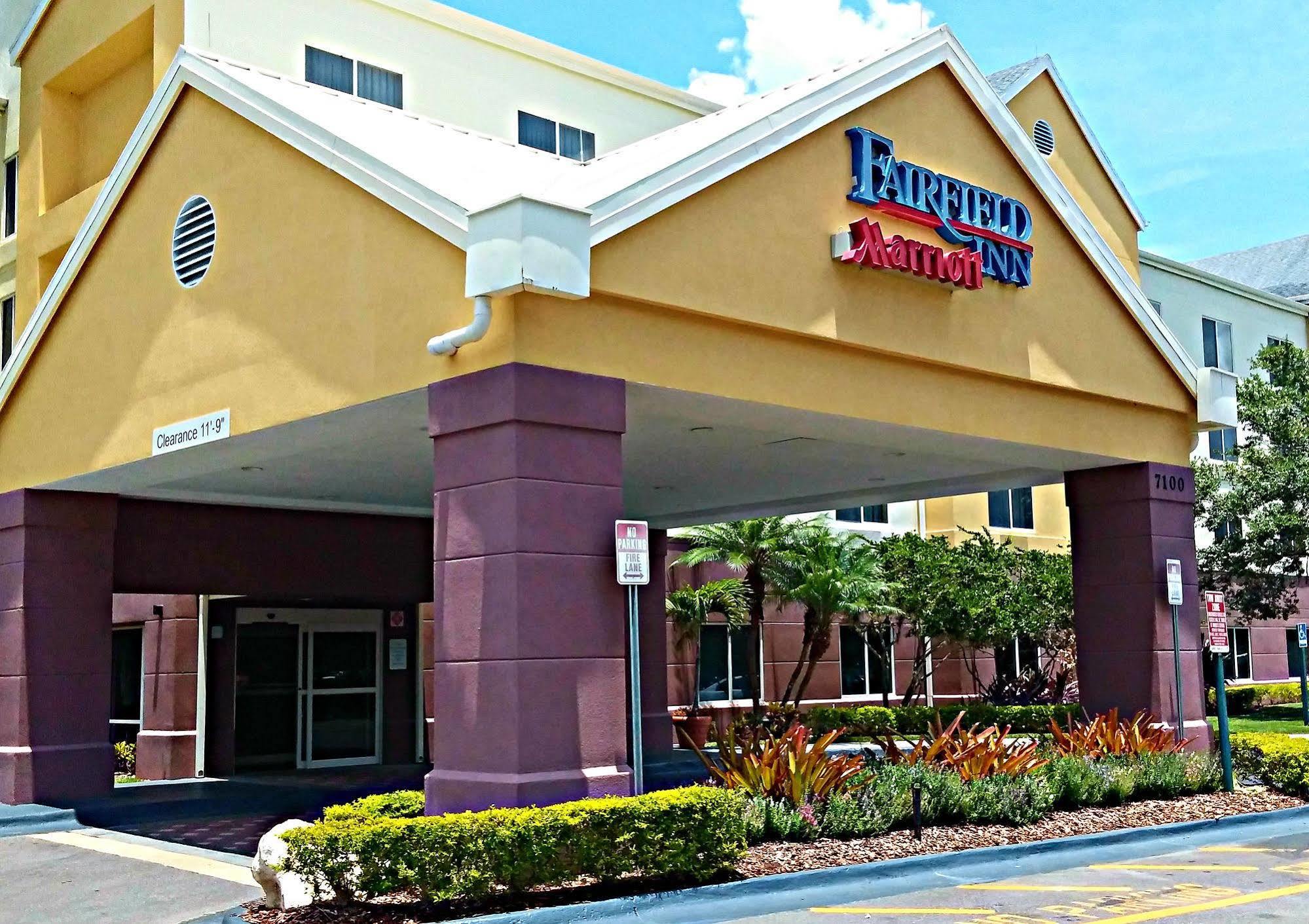 Fairfield Inn Orlando Airport Exterior photo